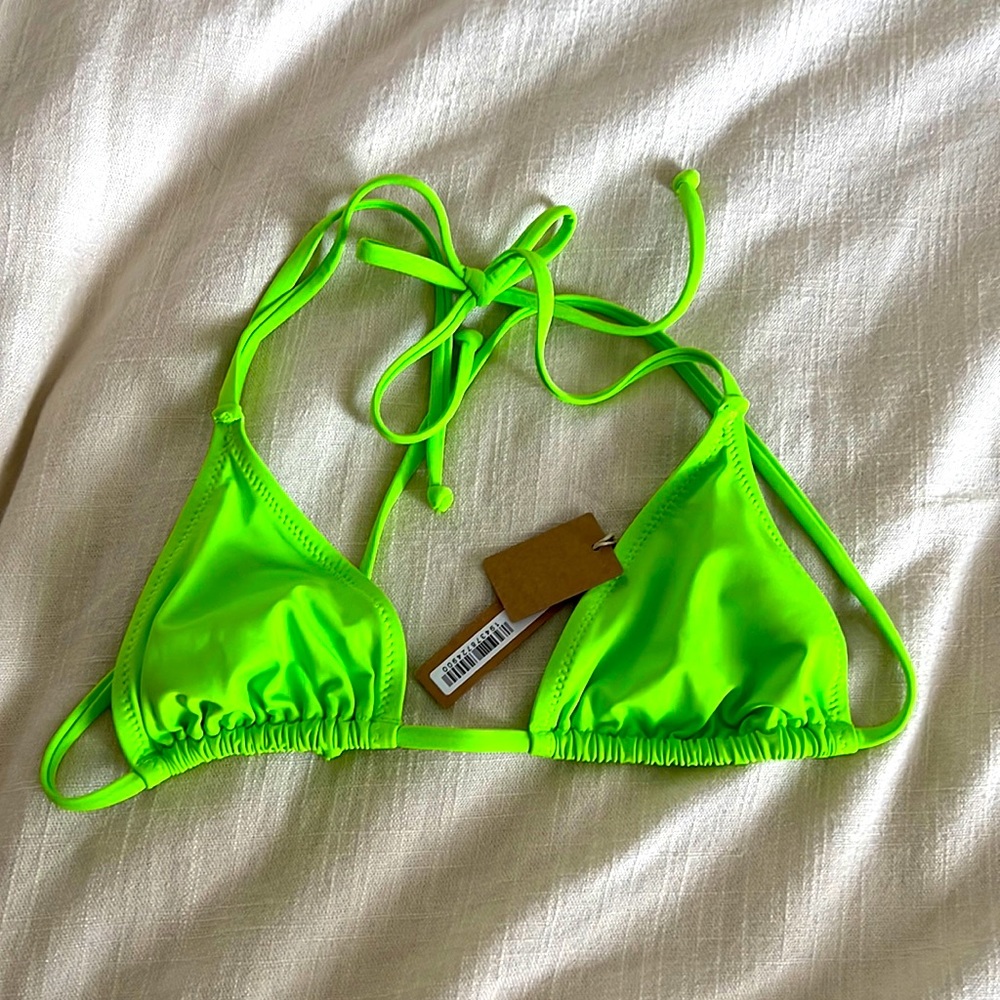 SKIMS SWIM TRIANGLE TOP